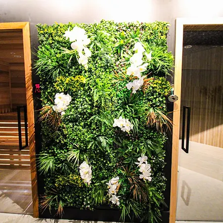 Alexander 1211 Beachfront Condo With Direct Beach Access, 2 Pools, Sauna, Gym-3