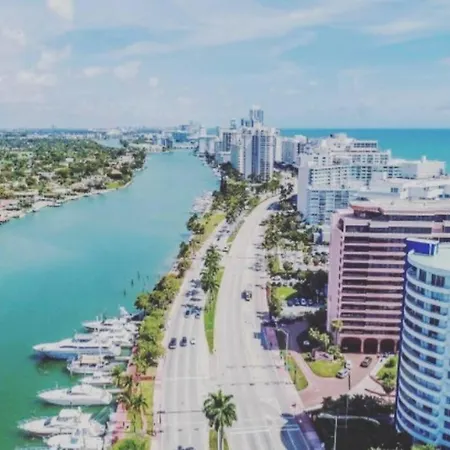 Alexander 511 Beachfront Condo With 2 Pools, Direct Beach Access, Sauna, Tikki Bar-3