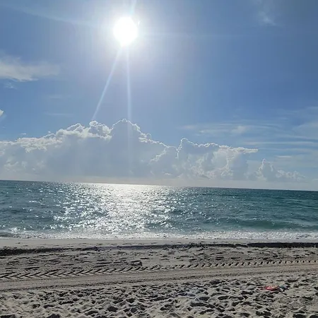 2 Bedroom 2 Bath Beachfront Condo On Miami Beach Millionaire Row-2