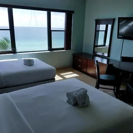 Ocean Front Casablanca Studios With Full Kitchens & Beach Access By Bl Rentals-3
