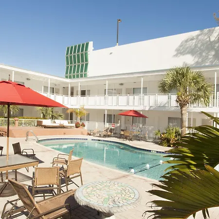 Collins Hotel-3