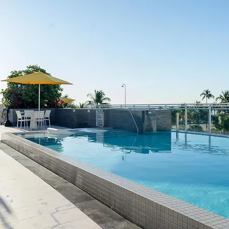 Leslie Hotel Ocean Drive-3