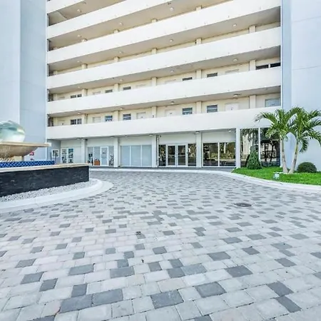 Premium Modern Waterfront Apartment With Miami Skyline View On The Bay 5 Mins Drive To Miami Beach With Free Parking-3