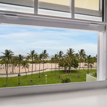New Amazing Large 3Br Direct Oceanfront Penthouse On Ocean Drive!!-3