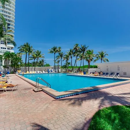 Oceanfront Studio Casablanca Miami Beach-2