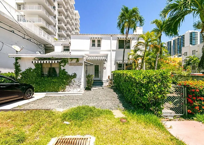 Vintage Townhouse With Private Jaccuzzi And Yard Apartamento Miami Beach que aceita animais de estimação
