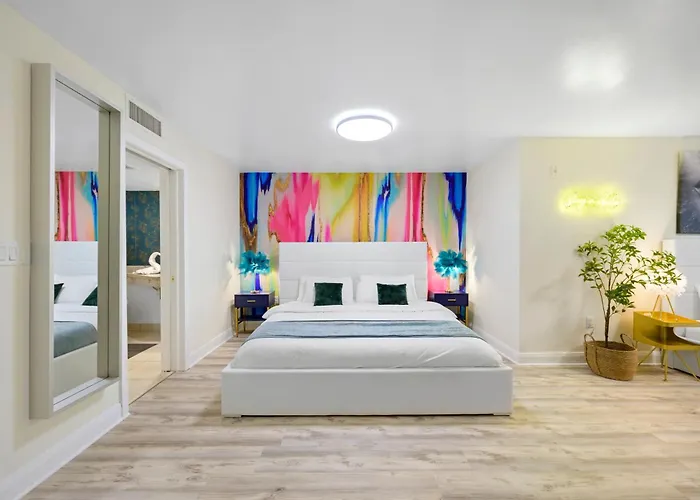 Ocean Drive Apartments With Rooftop Pool, South Beach, Miami Miami Beach