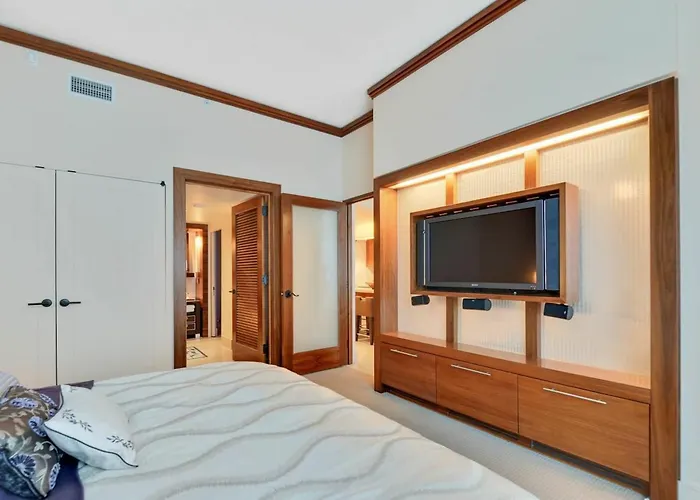 Oceanfront 2Br In North Beach By Sonder Miami Beach
